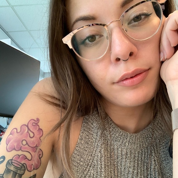 Meet your Posher, Kaleigh - Picture 1 of 1